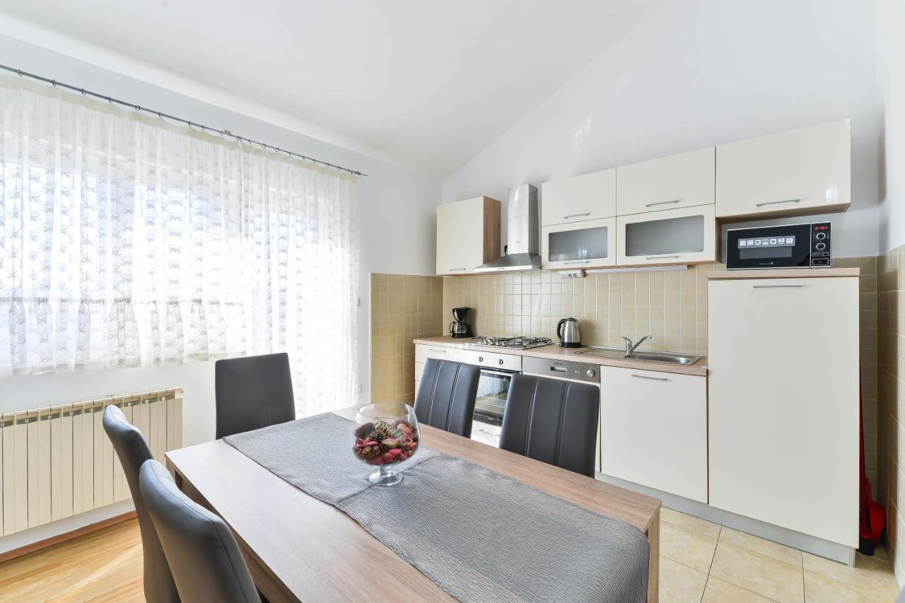 Apartmani Stadion Zára Kültér fotó