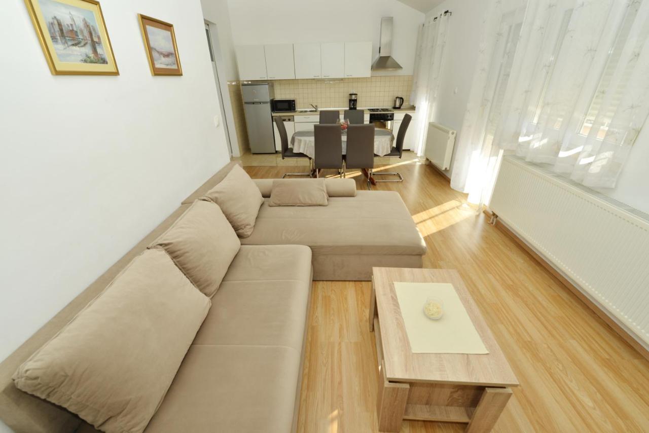 Apartmani Stadion Zára Kültér fotó