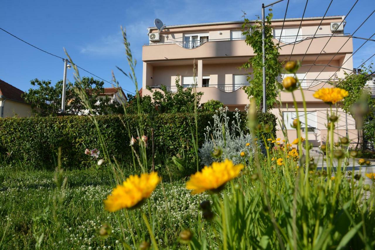 Apartmani Stadion Zára Kültér fotó